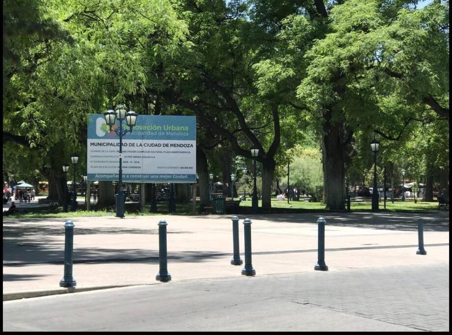 Apartamento PETIT RIVADAVIA en el corazón de Mendoza Exterior foto
