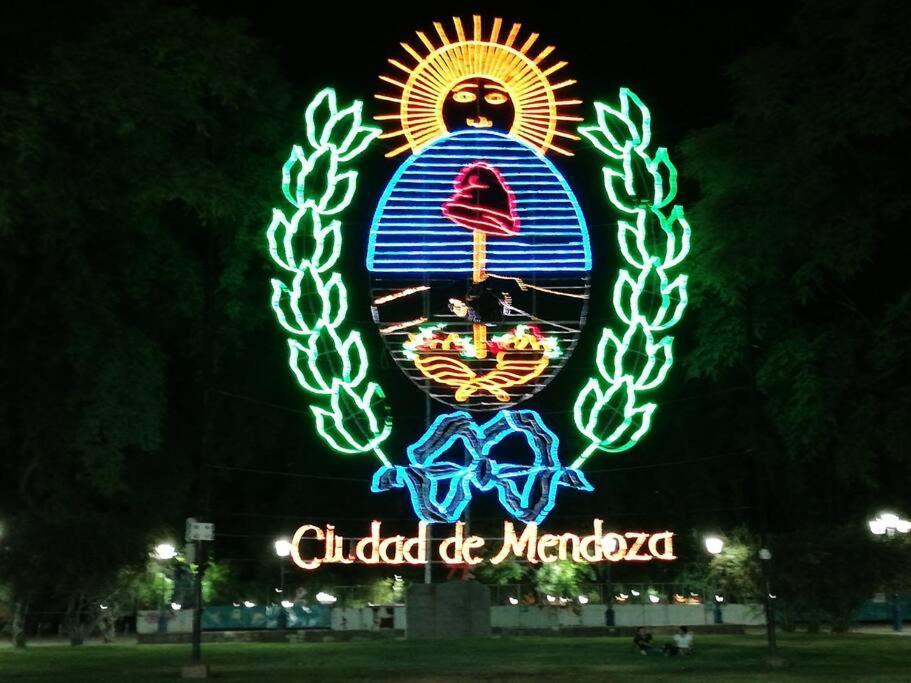 Apartamento PETIT RIVADAVIA en el corazón de Mendoza Exterior foto
