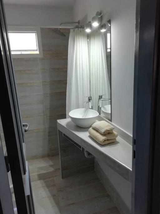 Apartamento PETIT RIVADAVIA en el corazón de Mendoza Exterior foto
